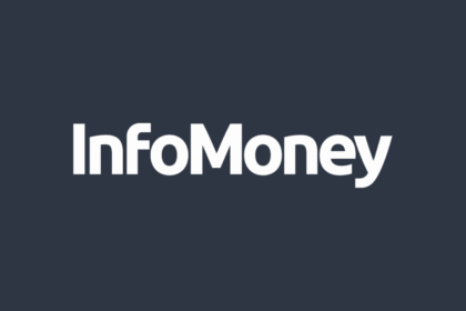 Logo da InfoMoney com tipografia branca sobre fundo cinza escuro, destacando a marca de finanças e investimentos.