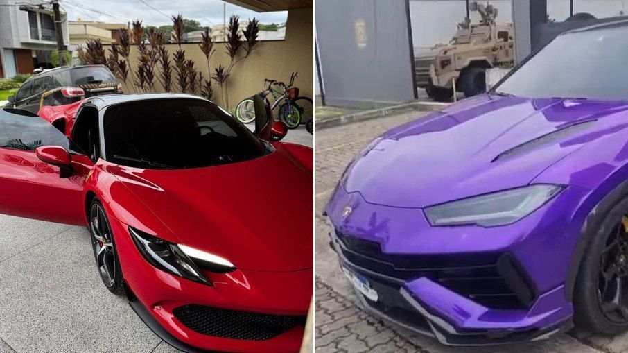 Dois carros esportivos luxuosos, um vermelho em uma garagem moderna e um roxo estacionado ao ar livre.