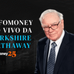 Homem de óculos e terno escuro aparece ao lado de texto sobre transmissão ao vivo da Berkshire Hathaway no InfoMoney.