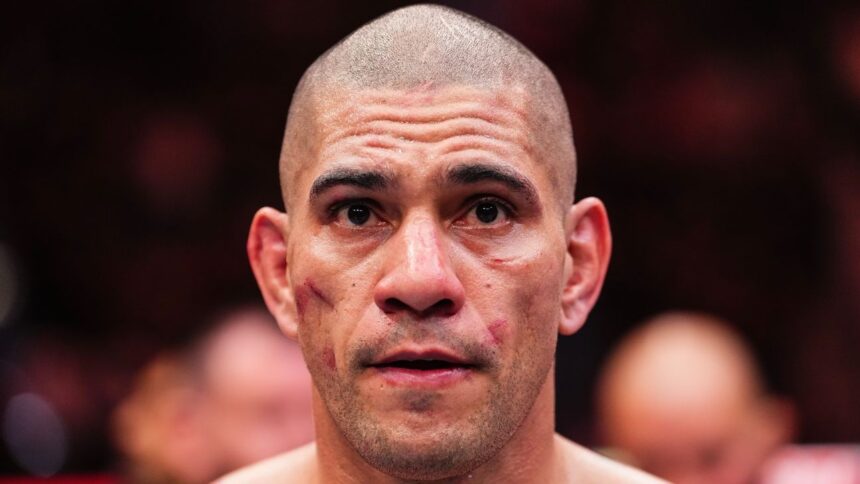 Poatan chama Ankalaev de 'fujão' e dispara: 'Campeão de m...'