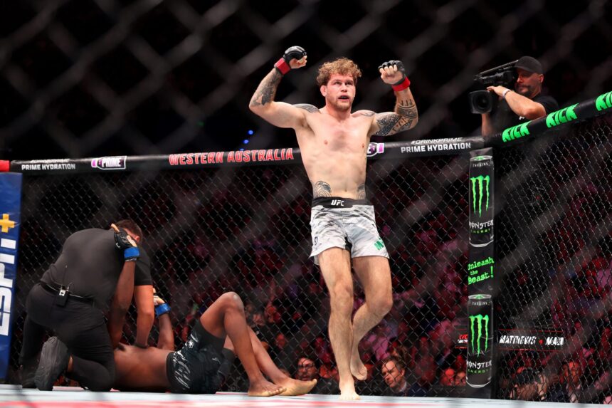 Neil Magny scores controversial comeback after referee thought he'd been choked unconscious at UFC Perth