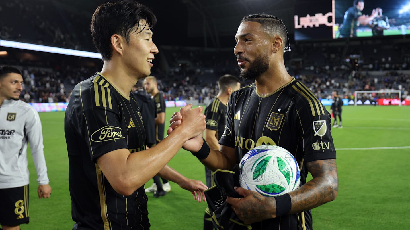 Denis Bouanga, Hugo Lloris