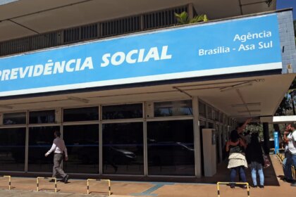 INSS suspende programa de redução de fila por falta de verba