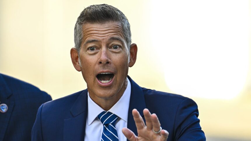 SpaceX de Musk atrasa lançamento da missão Artemis à Lua Musk's SpaceX is behind on Artemis moon launch