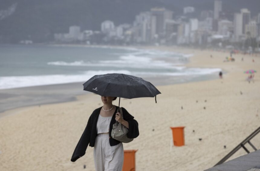 Semana começa com aproximação de frente fria ao Rio e pancadas de chuva; veja a previsão
