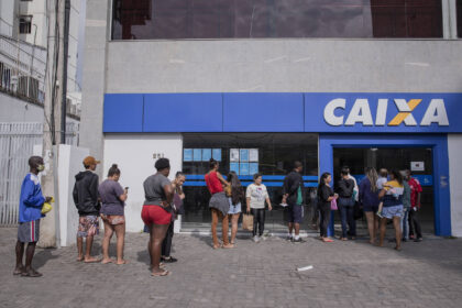 INSS e Bolsa Família: veja calendário de pagamentos - 27/10/2025 - Mercado