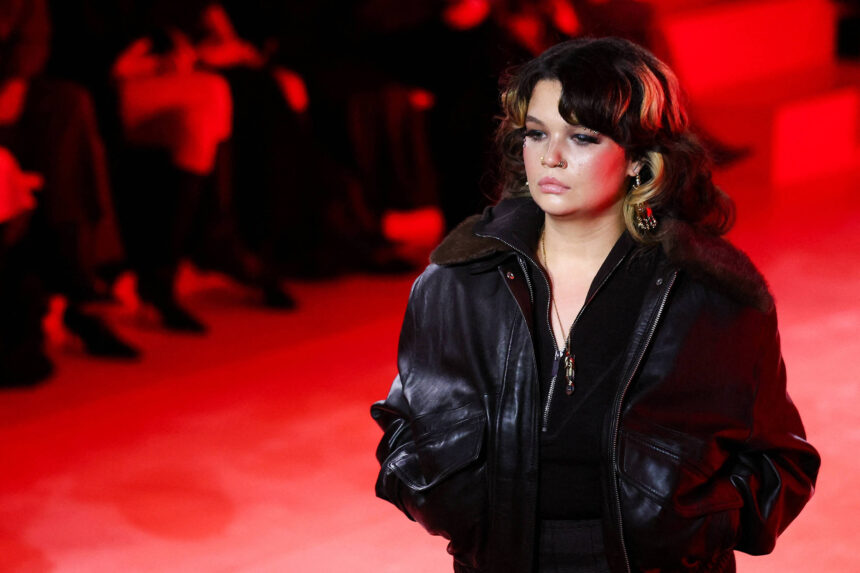 Lola Young cancela show no Lollapalooza Brasil - 30/09/2025 - Ilustrada