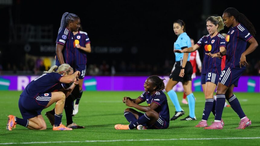 Lyonnes derrota Arsenal na estreia da Champions League feminina Com brasileira em campo, Lyonnes vence o Arsenal na estreia da Champions League Feminina