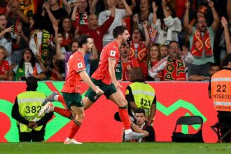Cristiano Ronaldo perde pênalti, mas Portugal marca nos acréscimos e vence Irlanda nas eliminatórias para a Copa