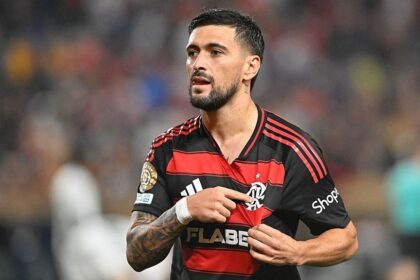 Ex-companheiro de Arrascaeta explica escolha por Flamengo Ex-companheiro que virou 'irmão' de Arrascaeta diz por que meia abriu mão de jogar no exterior: 'Flamengo é um time europeu'