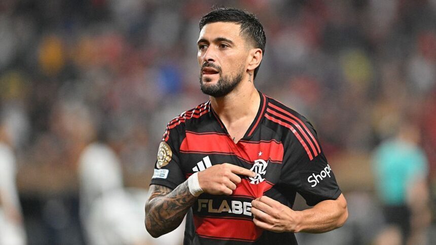 Ex-companheiro de Arrascaeta explica escolha por Flamengo Ex-companheiro que virou 'irmão' de Arrascaeta diz por que meia abriu mão de jogar no exterior: 'Flamengo é um time europeu'
