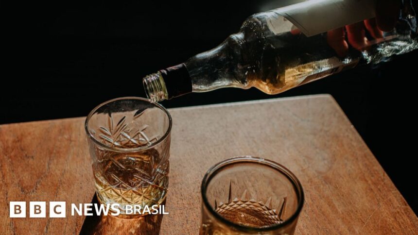 Intoxicação por metanol: como a substância aparece na bebida alcóolica (e por que isso gera lucro para alguns)