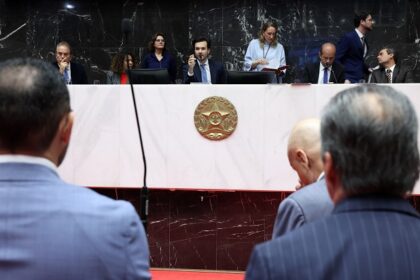 Reunião Extraordinária - noite - análise de proposições