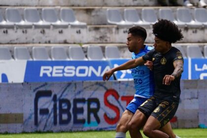 Orense e Independiente del Valle, Aucas e Emelec na Teleamazonas Orense vs Independiente del Valle y Aucas vs Emelec, en la cancha de Teleamazonas