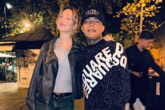 Colombiano le cantó a Ester Expósito en España y la reacción de la actriz se viralizó