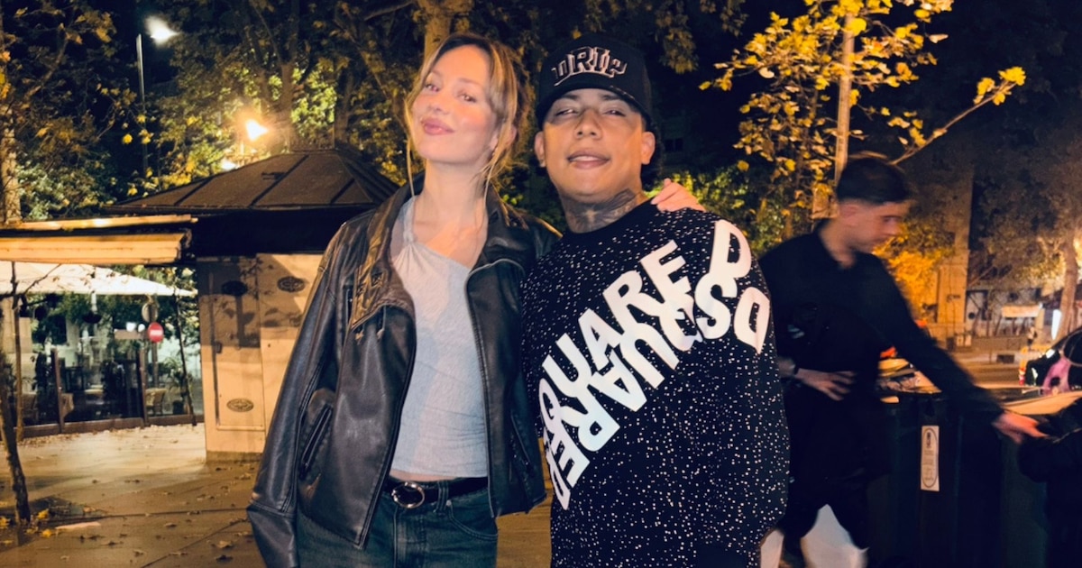 Ester Expósito reage a canto de colombiano em Espanha e vídeo viraliza Colombiano le cantó a Ester Expósito en España y la reacción de la actriz se viralizó