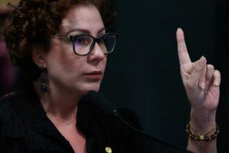 8.1.2023 - A deputada federal Carla Zambelli (PL-SP), presa na Itália desde junho