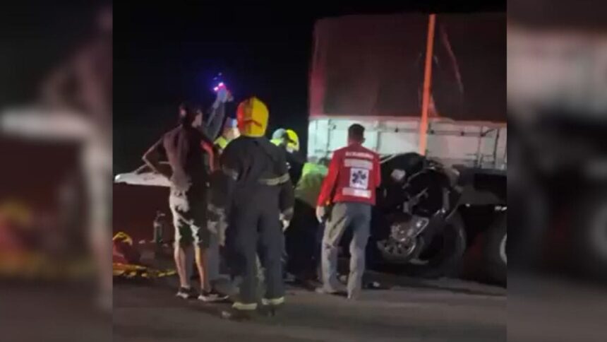 Engavetamento na BR-101 deixa uma morte e cinco feridos em Barra Velha Engavetamento na BR-101 mata uma pessoa e deixa ao menos cinco feridos em Barra Velha