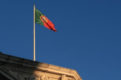 Advogado: Nova lei de imigração em Portugal viola famílias e direitos