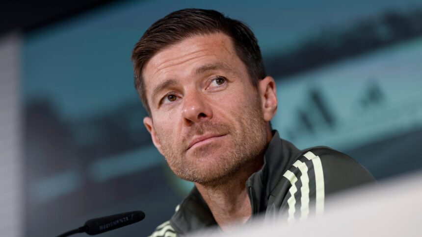 Real Madrid e Barcelona: pré-jogo e novidades em tempo real Real Madrid - Barcelona, en directo: previa y ruedas de prensa de Xabi Alonso y Flick, última hora en vivo