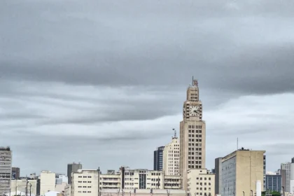 Mudanças no tempo no Rio: chuva prevista para a tarde de hoje Segunda-feira (27/10) com previsão de mudança de tempo na cidade do Rio; chuva à tarde