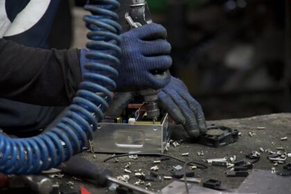 Crédito para a indústria de transformação cai 40% em 12 anos