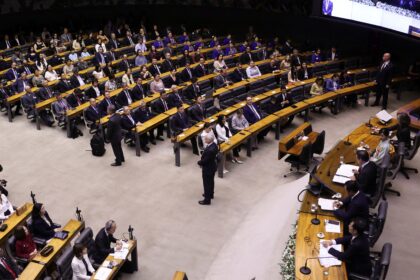 EUA: Isenção de IR aprovada, Fed se pronuncia nesta 5ª