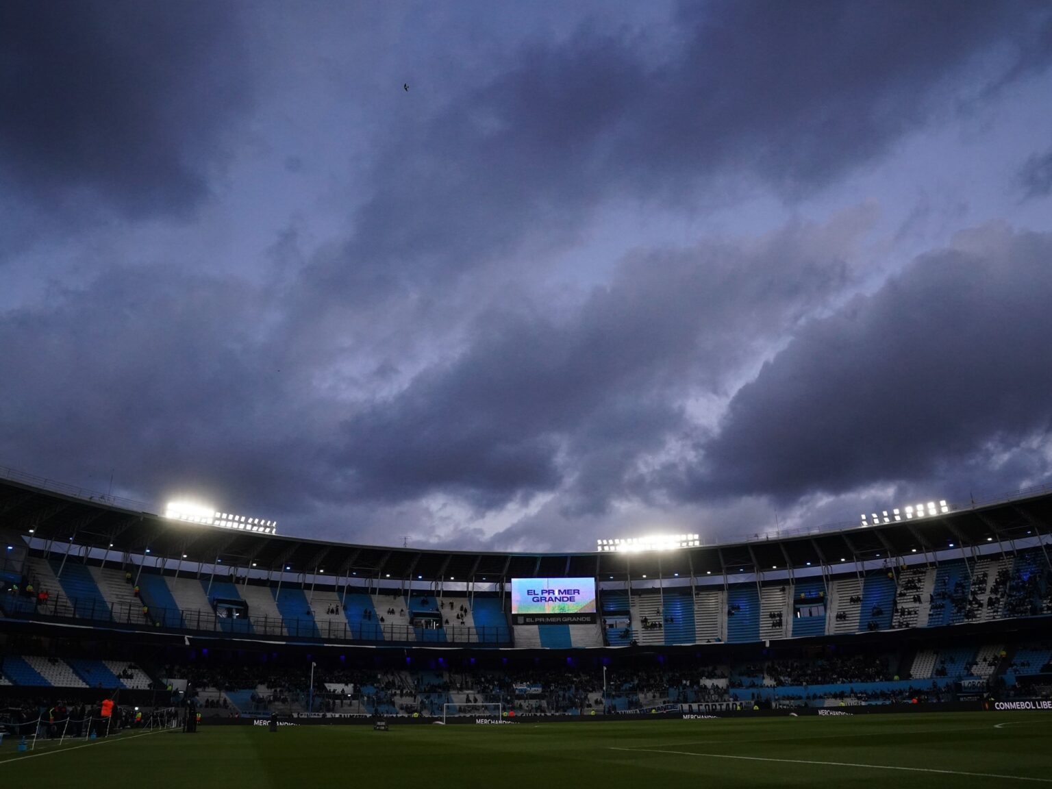 Por que jogo entre Racing e Flamengo começará 20 minutos depois Por qué el partido entre Racing y Flamengo comenzará 20 minutos más tarde :: Olé