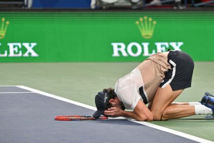 Monegasco, 204º do ranking, faz história e vai às lágrimas ao chegar à semi do Masters de Xangai