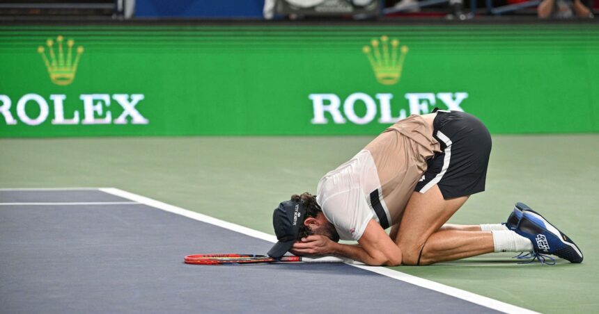 Monegasco, 204º do ranking, emociona-se ao alcançar semis em Xangai Monegasco, 204º do ranking, faz história e vai às lágrimas ao chegar à semi do Masters de Xangai