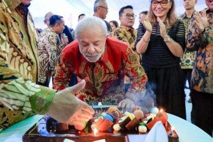 Lula completa 80 anos e se torna o 1º octogenário na Presidência