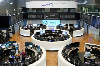STOXX 600 avança com LVMH elevando luxuosos ganhos