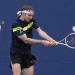 Apostas recomendadas ATP Paris: Fritz x Bublik Alexander Bublik in action ahead of the ATP Antwerp Open.