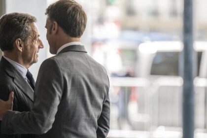 Macron se reúne com Sarkozy antes da prisão do ex-presidente Emmanuel Macron a reçu Nicolas Sarkozy avant son incarcération
