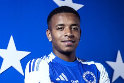 Torcedores do Cruzeiro 'invadem' Instagram de Arroyo após postagem polêmica