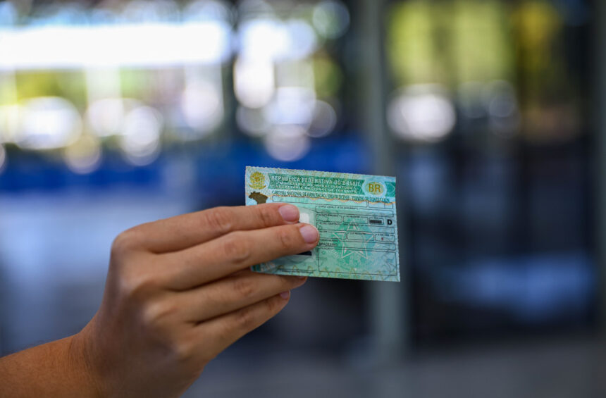 Rejeição de 85%: sociedade se posiciona contra proposta que torna aulas práticas optativas na CNH