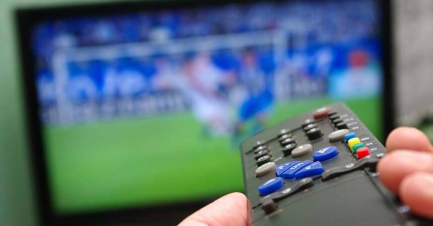 Jogos de hoje, domingo, 12 de outubro: onde assistir futebol ao vivo e horários