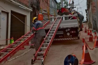 Enel SP inicia regularização de energia no Jardim Jequiti