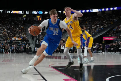 Cooper Flagg marca 13 pontos em vitória sobre os Lakers Download app from appStore
