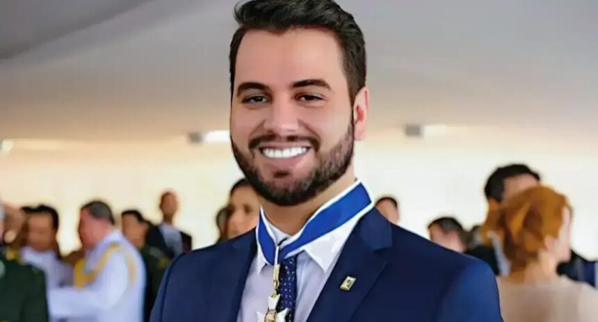 PF relata ao STF simulação de entrada de Filipe Martins nos EUA PF diz ao STF que Filipe Martins simulou entrada nos EUA e pede inquérito | Blogs | CNN Brasil