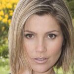 Flávia Alessandra revela diagnóstico de síndrome de ombro congelado Flávia Alessandra detalha diagnóstico da síndrome de ombro congelado