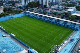 O 'aproveitamento de Flamengo' que time da Série B precisa na luta contra queda e o que assistir no Disney+