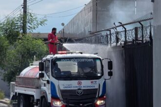 Provoca fuerte movilización incendio en empresa de Monterrey