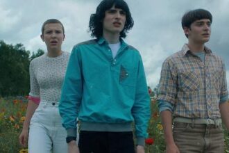 Millie Bobby Brown, Finn Wolfhard e Noah Schnapp em imagem da 5ª temporada de