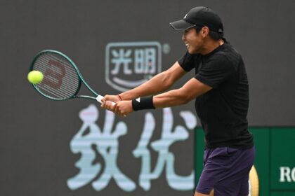 Duelo entre Medvedev e Tien vai fechar a quarta-feira em Xangai