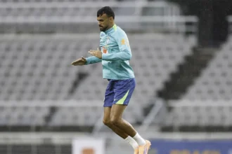 Fabrício Bruno é titular da Seleção Brasileira contra o Japão