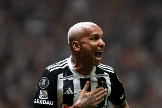 Deyverson celebra um ano de goleada do Atlético sobre River Plate na Libertadores