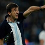 Gustavo Costas, conmovedor y entre lágrimas: "Defraudé a mi gente" :: Olé