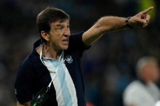 Gustavo Costas, conmovedor y entre lágrimas: "Defraudé a mi gente" :: Olé