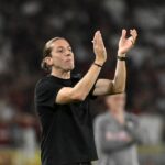 Filipe Luís elogia força mental do Flamengo e pede equilíbrio: "Horas atrás, a gente estava em crise mundial"